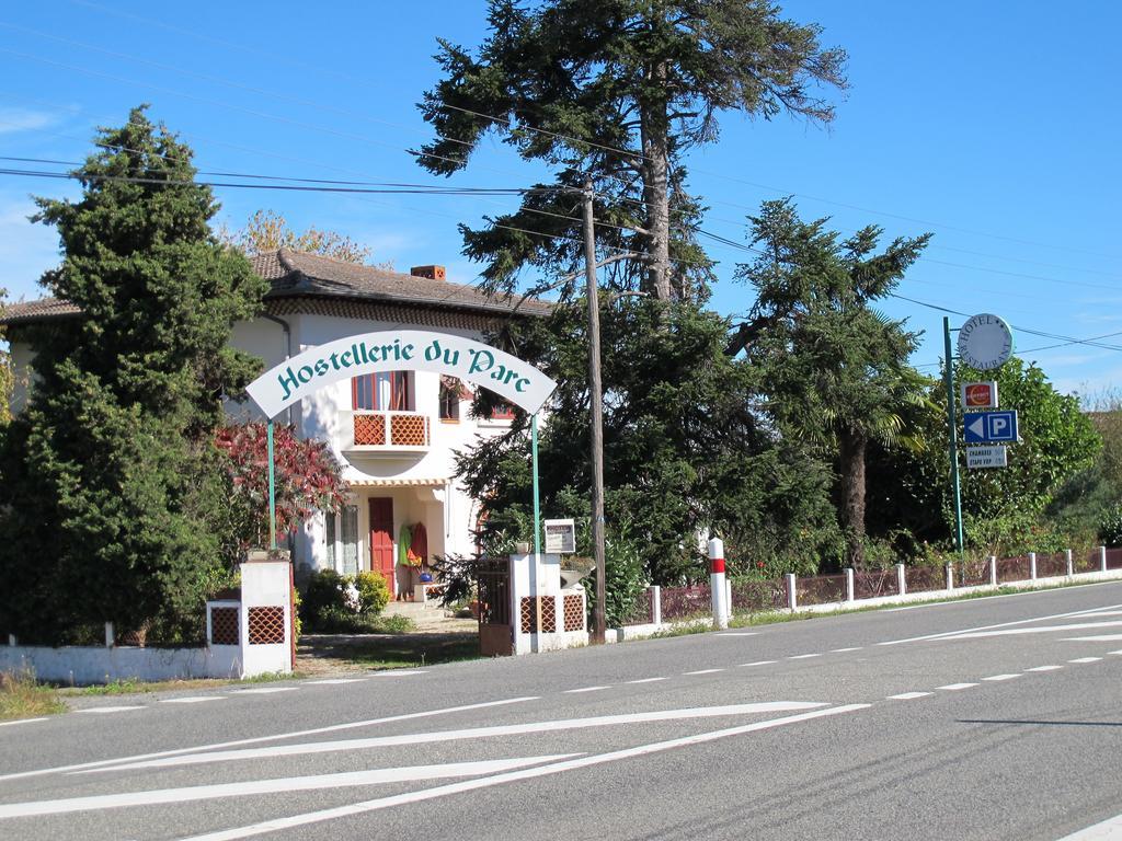 Hostellerie Du Parc Labarthe-Inard Exterior foto